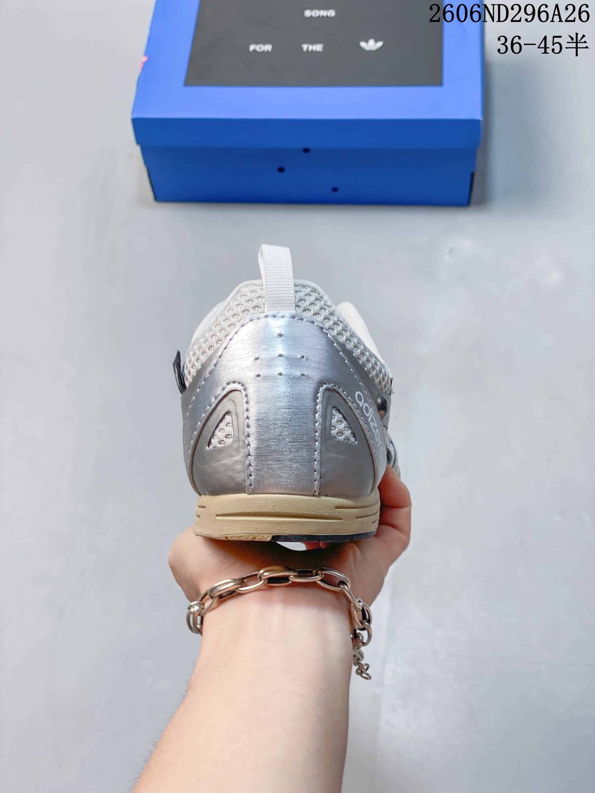 Rear view showing the heel panel and outsole
