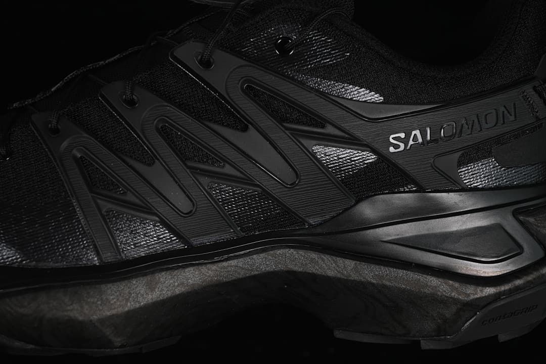 Close-up of the side panels and Salomon branding
