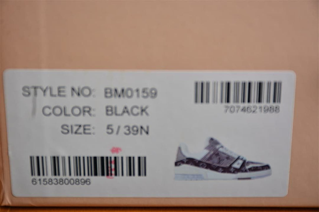 Box label showing style BM0159, color BLACK, and size 5 / 39N.