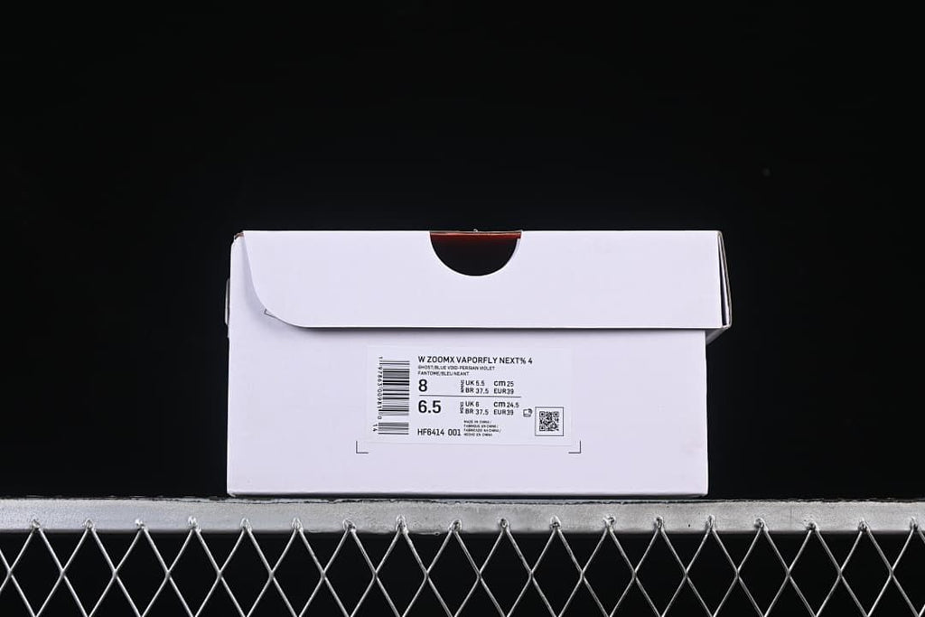 Shoe box label identifying the Vaporfly 4 and showing sample size information