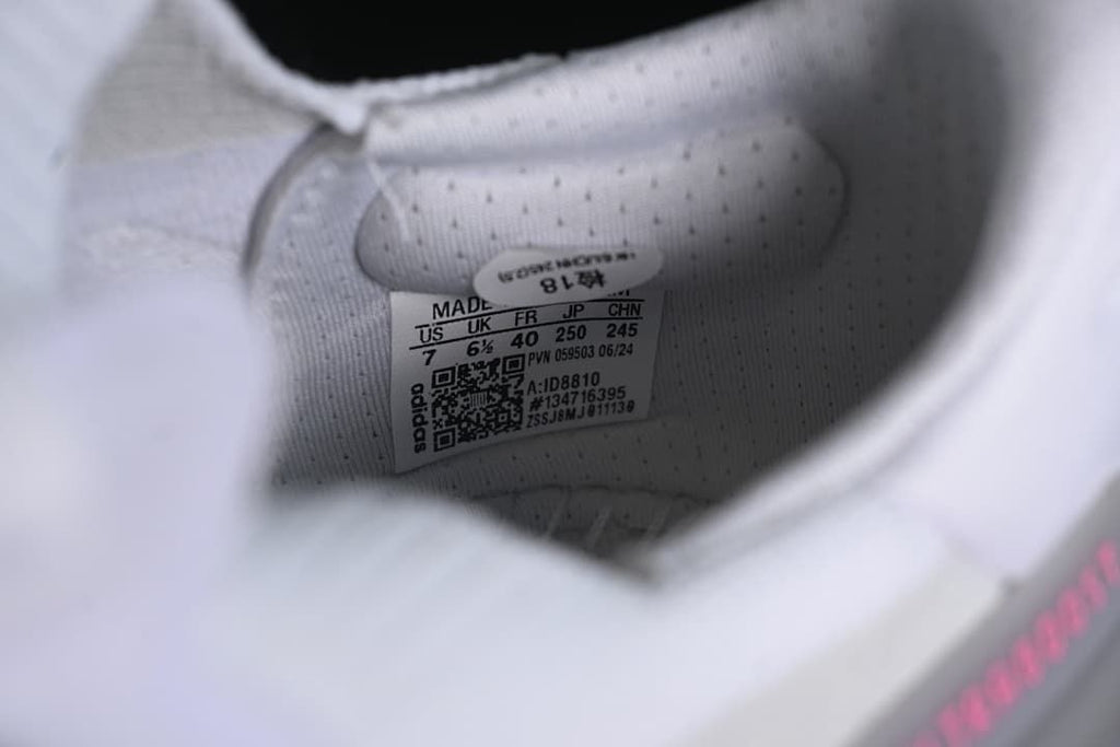 Interior shoe label showing size details and style code ID8810