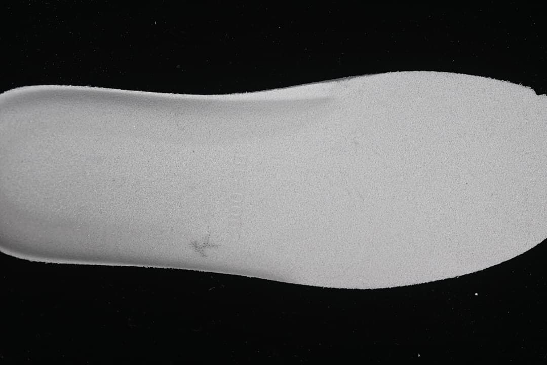 Close-up of the pale gray outsole