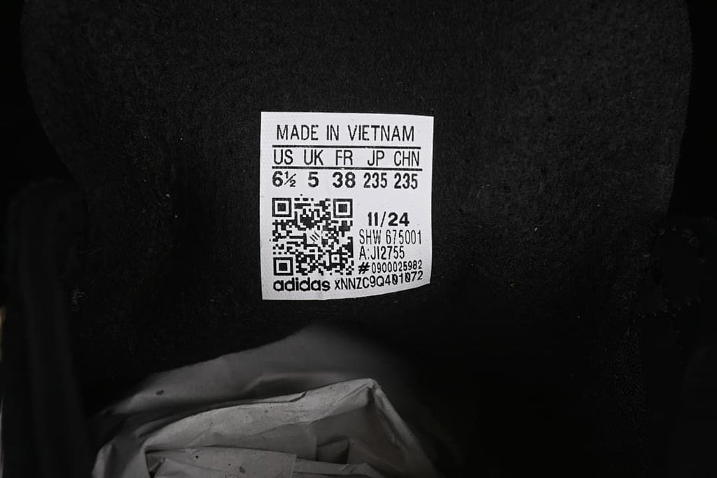 Shoe size label showing UK 5, FR 38, JP 235 and model code JI2755.