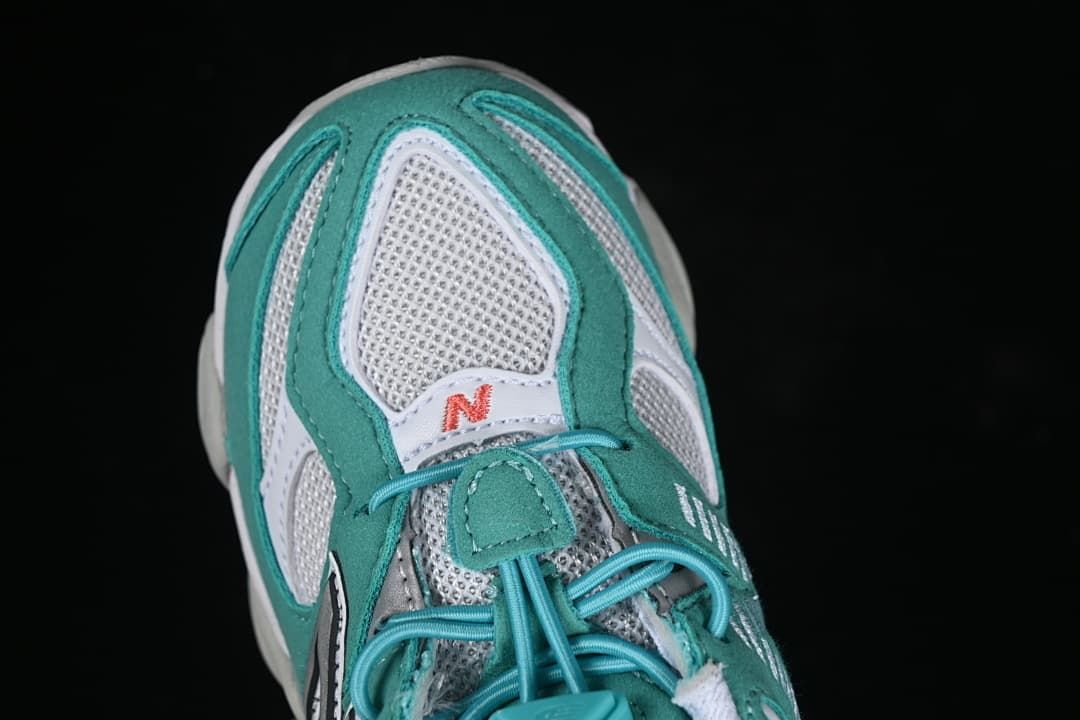Top view of the sneaker toe and mesh panels