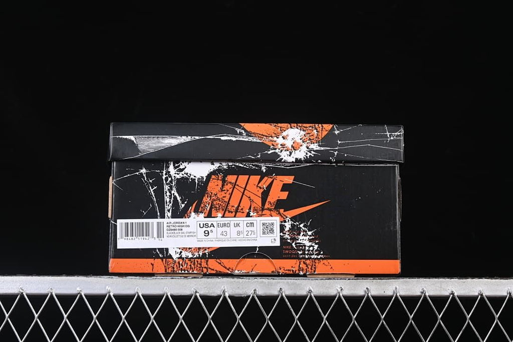 Shoebox label showing Air Jordan 1 Retro High OG and sample size markings