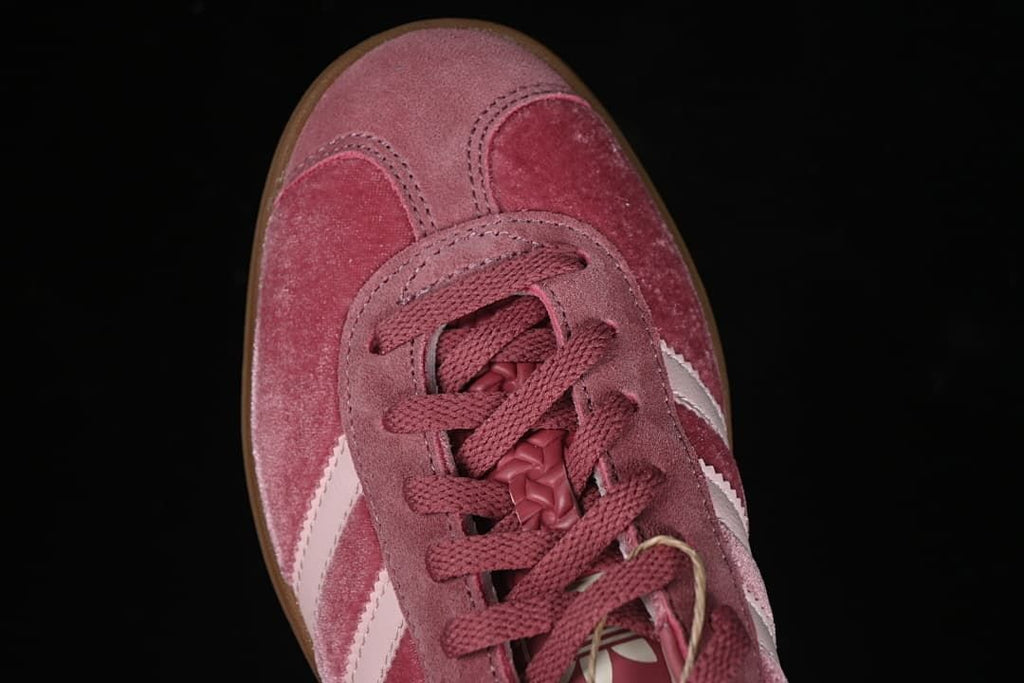 Overhead close-up of the pink toe and lace area