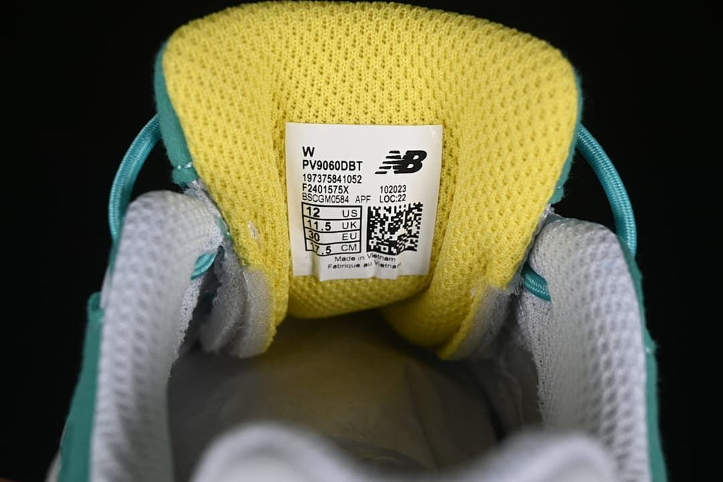 Sneaker tongue size label showing the photographed sample size