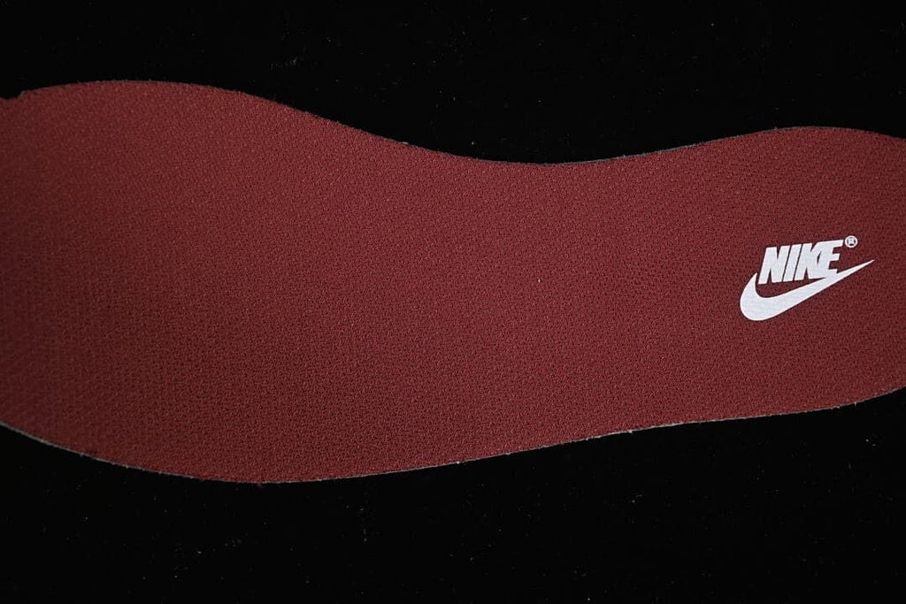 Close-up of the burgundy insole with Nike branding