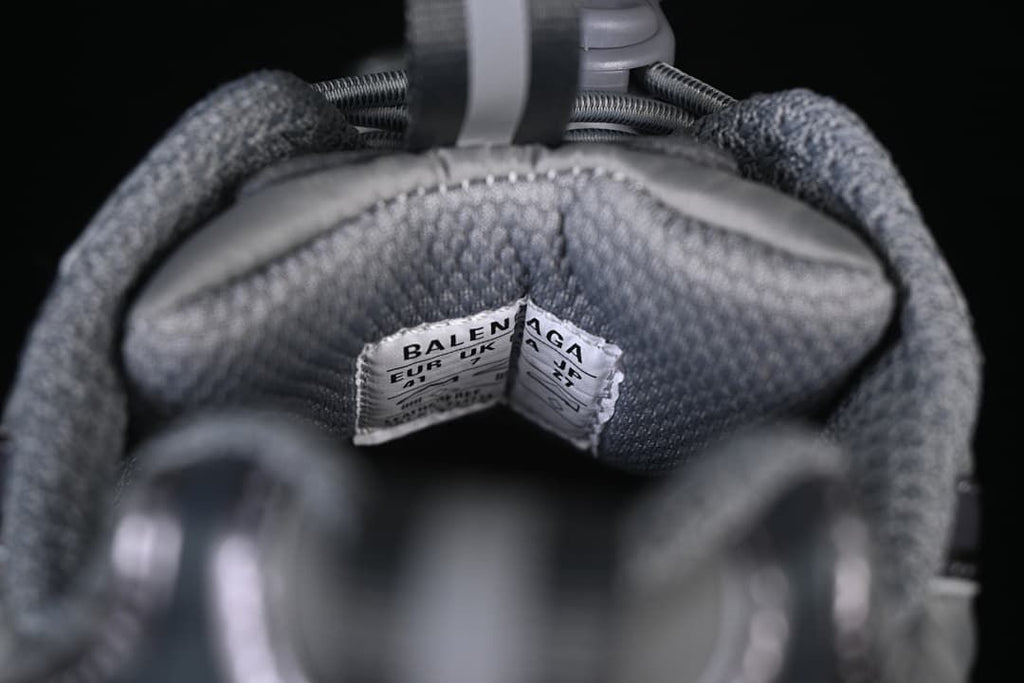 Close-up of the tongue and interior size labels.