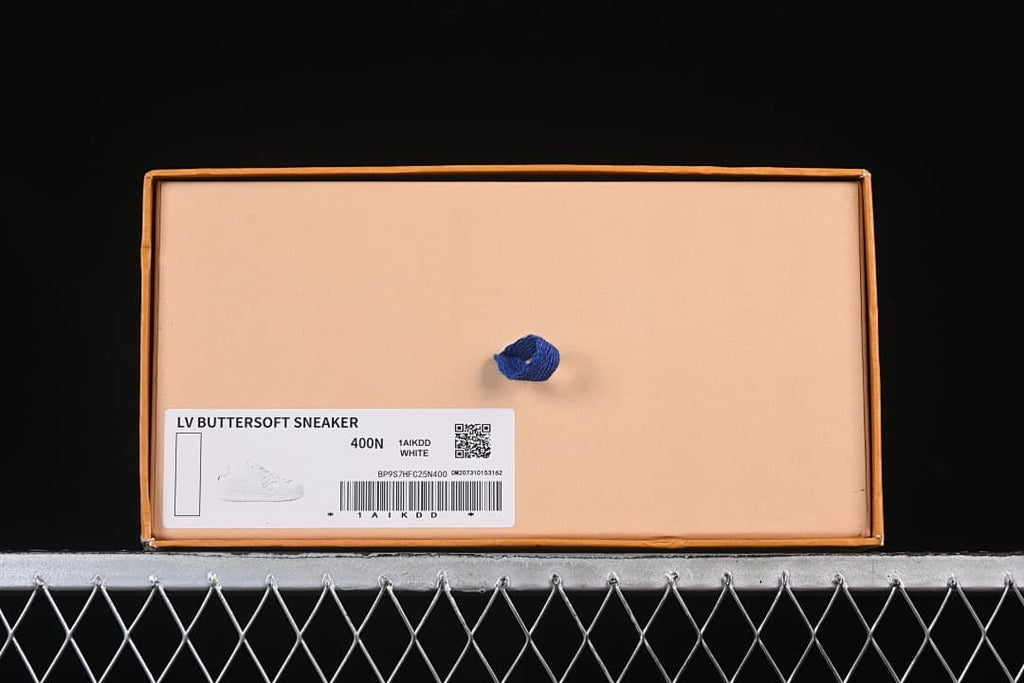 Shoebox label identifying the style as 1AIKDD White