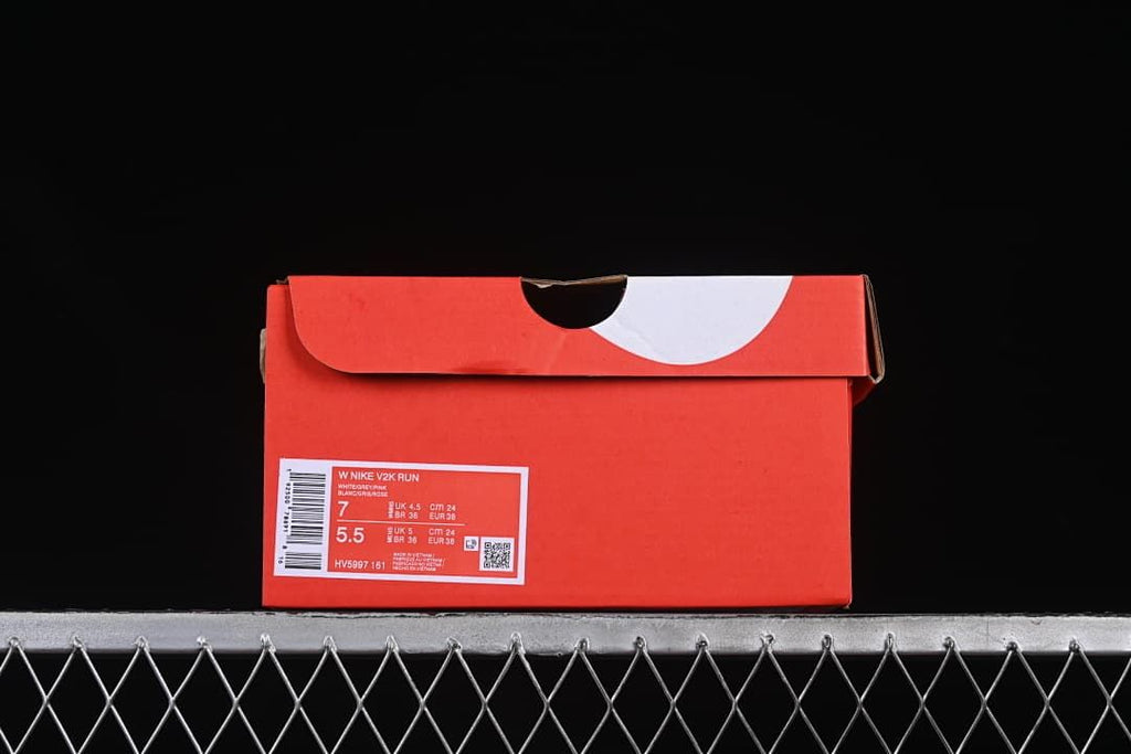 Shoe box label showing the V2K Run name, model code, and sample size details