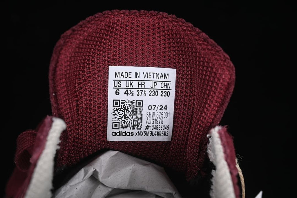 Tongue label showing a photographed sample's size information