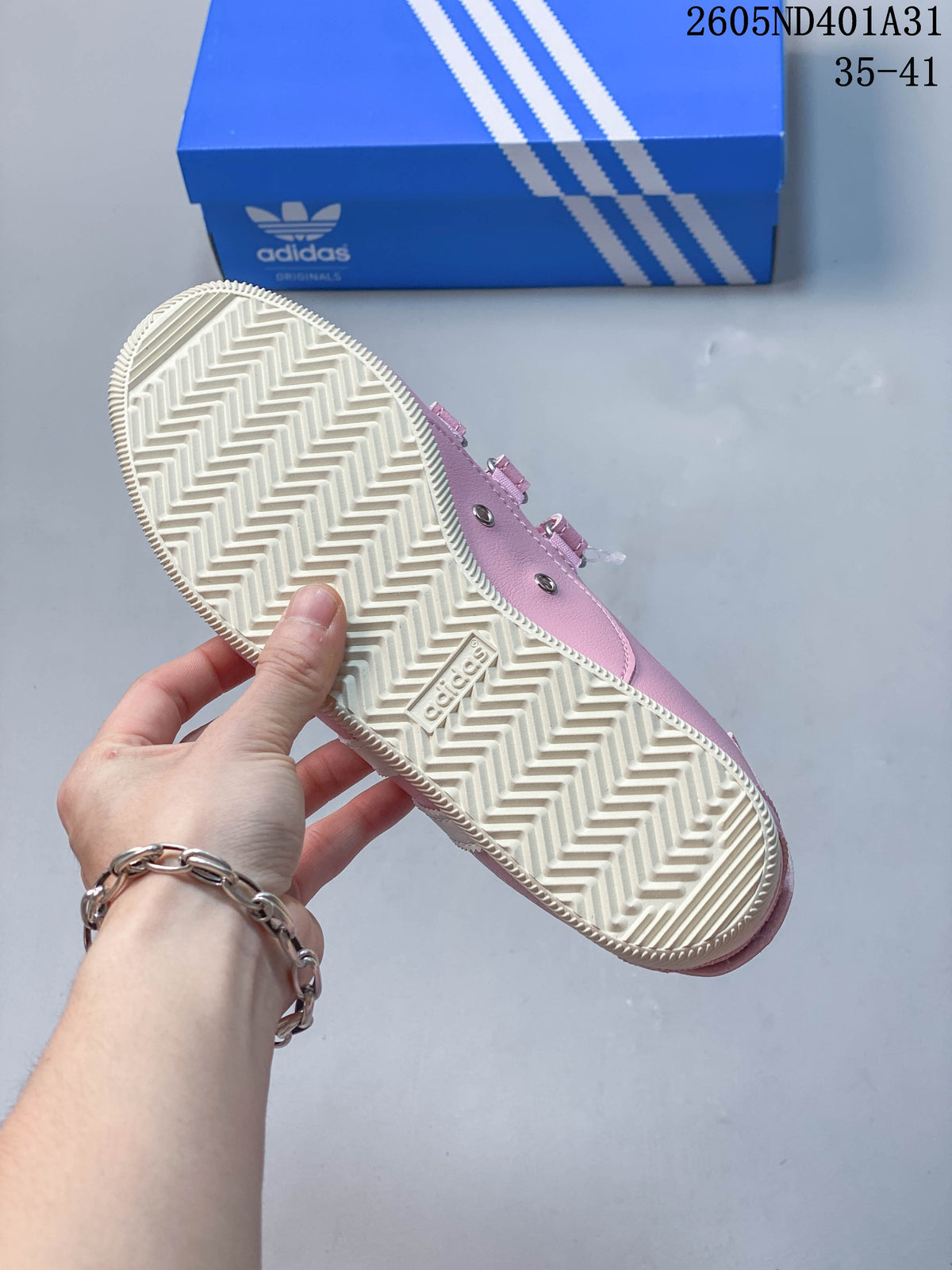 Close-up of the off-white herringbone-pattern outsole
