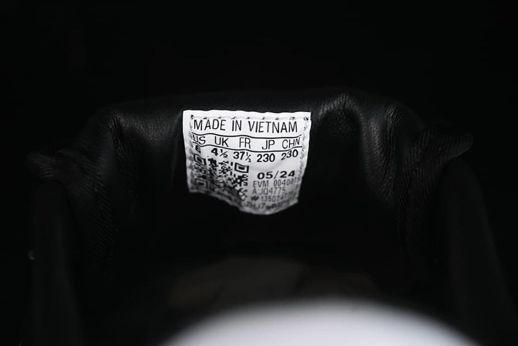 Interior size label showing US 6, UK 4½, FR 37⅓, JP 230, and CHN 230.