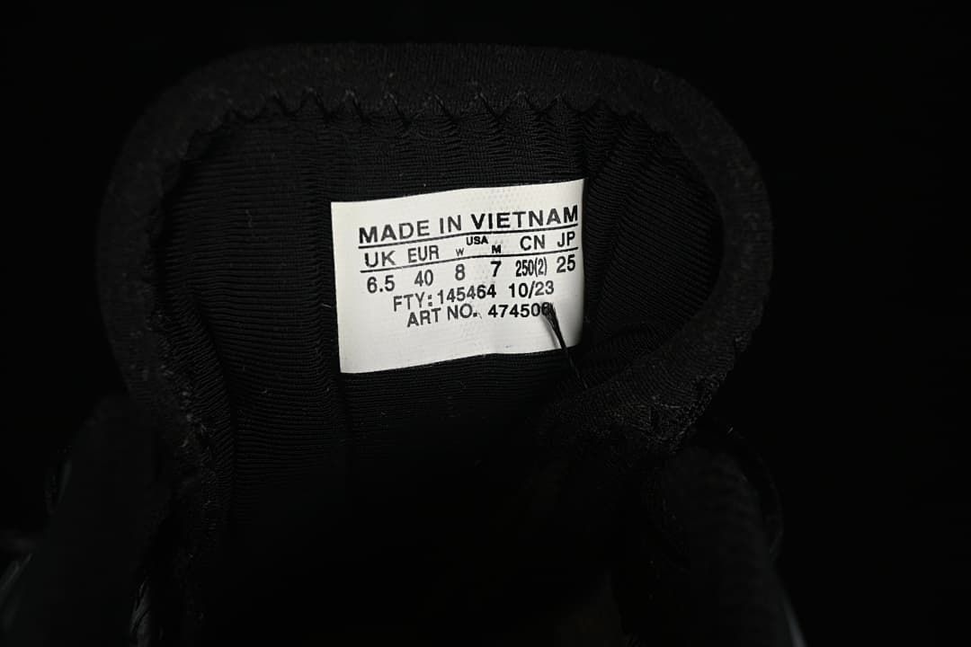 Tongue size label showing UK 6.5 and EU 40.