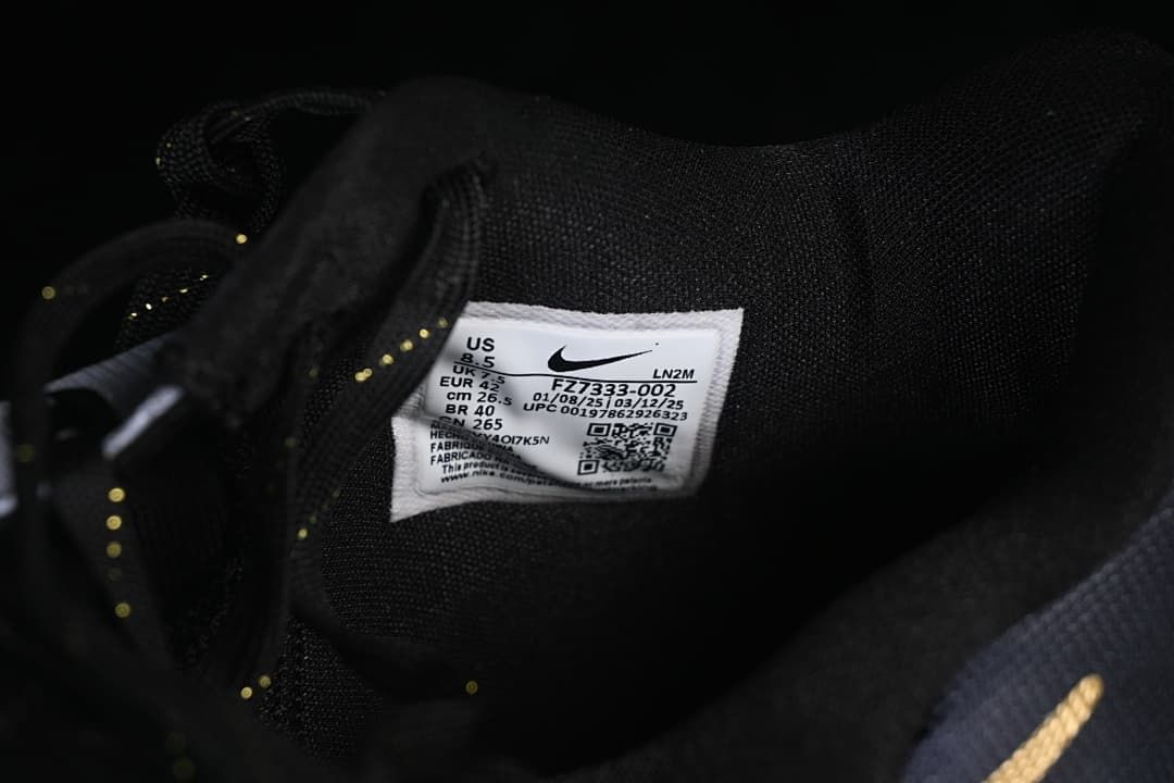 Inside size label showing US 8.5 and EU 42.5