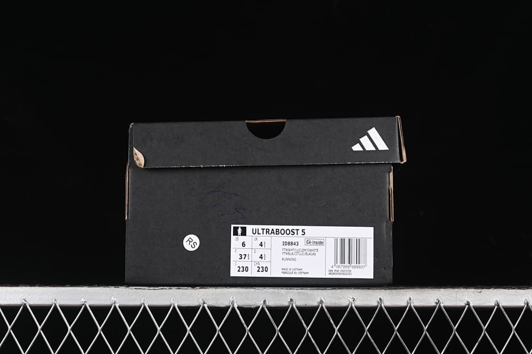 Shoe box label identifying Ultraboost 5 and style ID8843