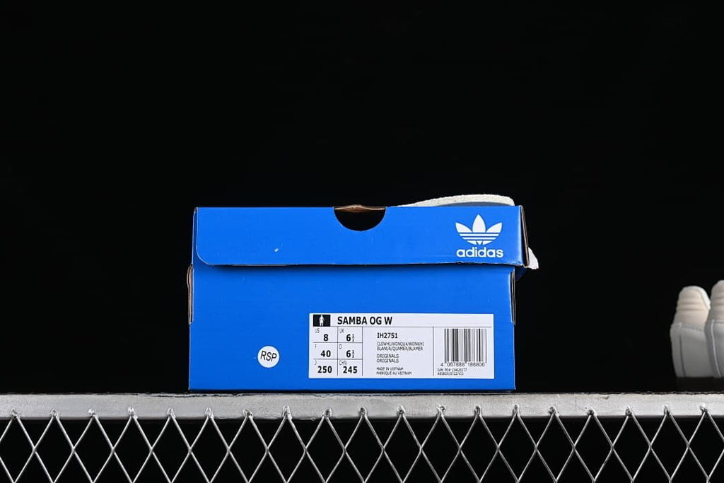 Shoe box label showing Samba OG W, IH2751, and size details