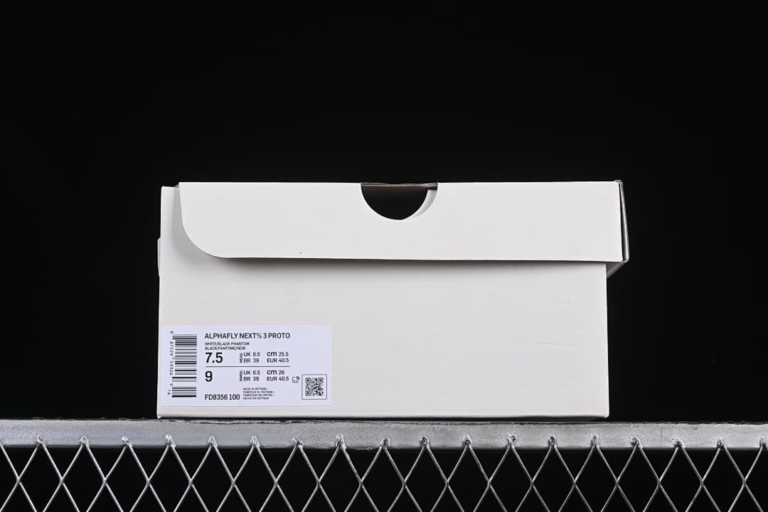 Shoe box label reading Alphafly Next% 3 Proto, with a sample size shown