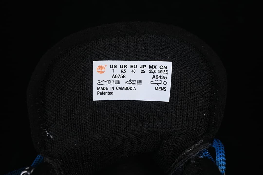 Tongue size label showing a men's US 7 and EU 40 sample size