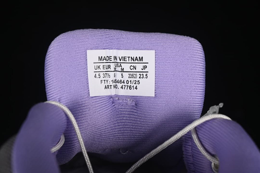Tongue label showing a photographed sample size and article number 477614.