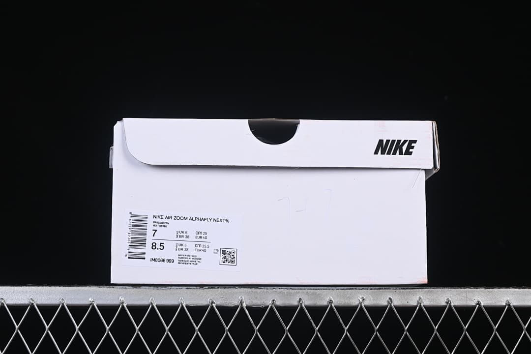 Shoe box label showing Nike Air Zoom Alphafly Next% and size information