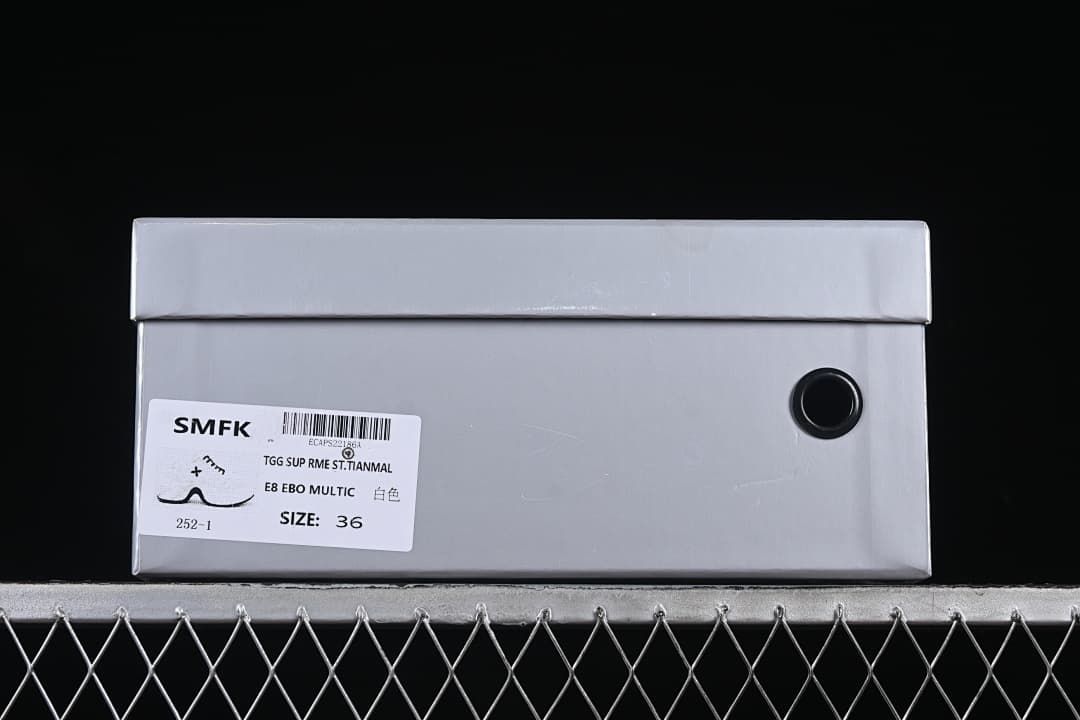 Shoebox label showing SMFK and sample size 36