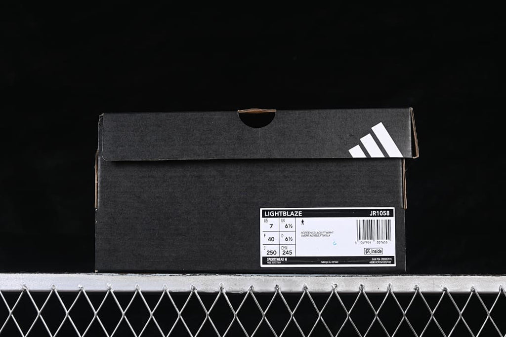 Shoebox label identifying the Lightblaze model JR1058 and sample size