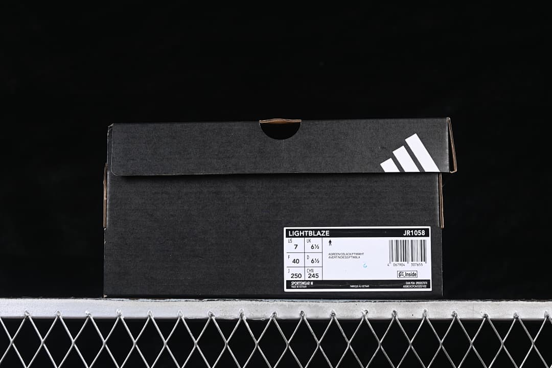 Shoebox label identifying the Lightblaze model JR1058 and sample size