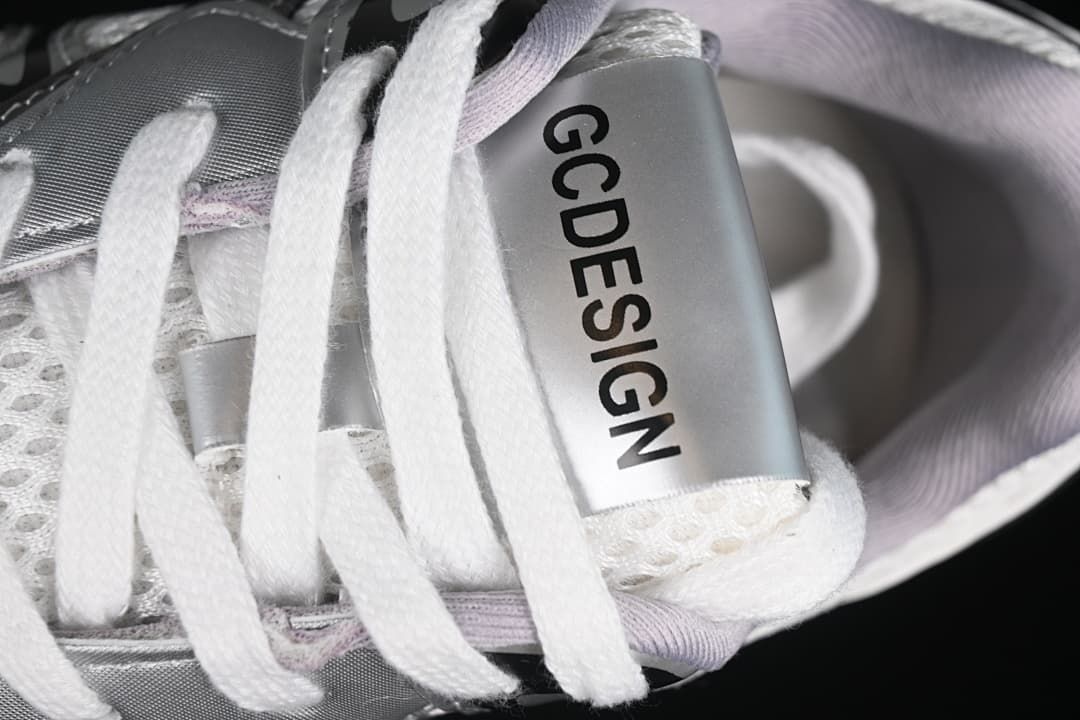 Close-up of the lace area and GCDESIGN tongue label