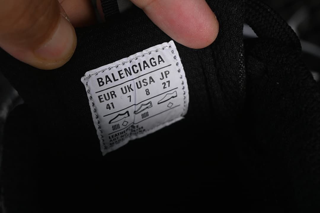 Interior size label showing EU 41, UK 7, US 8, and JP 27.