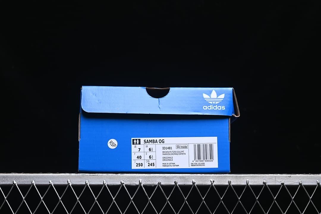 Samba OG shoe box label showing model ID1481 and sample size EU 40