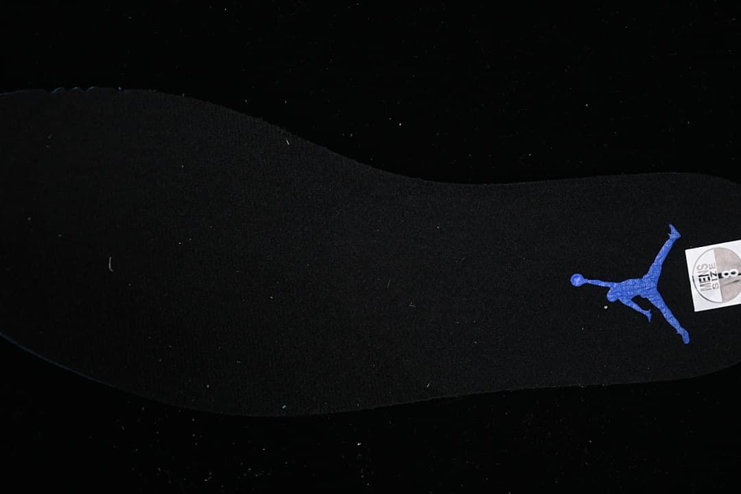 Black insole with blue Jumpman detail and size label