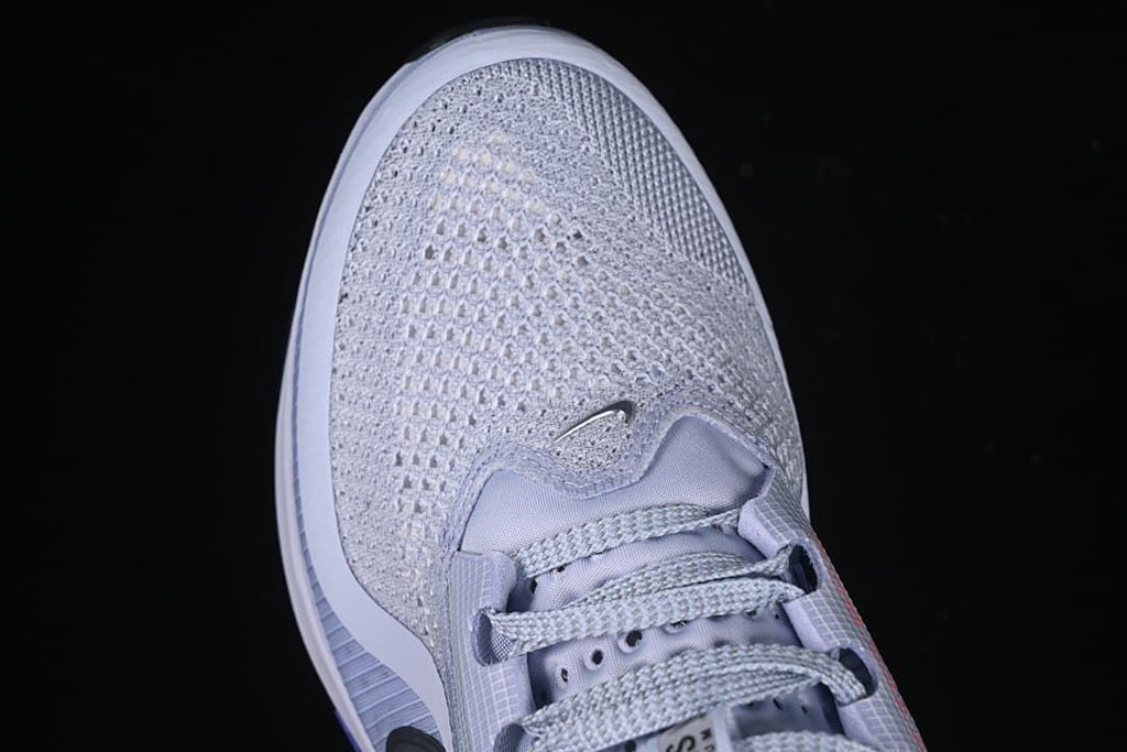 Top view of the mesh-like toe and lace area