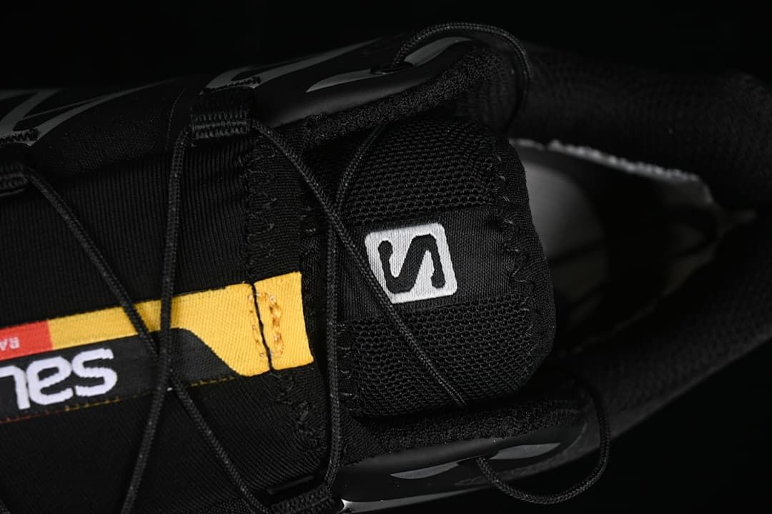 Close-up of the tongue and quick-lacing system.