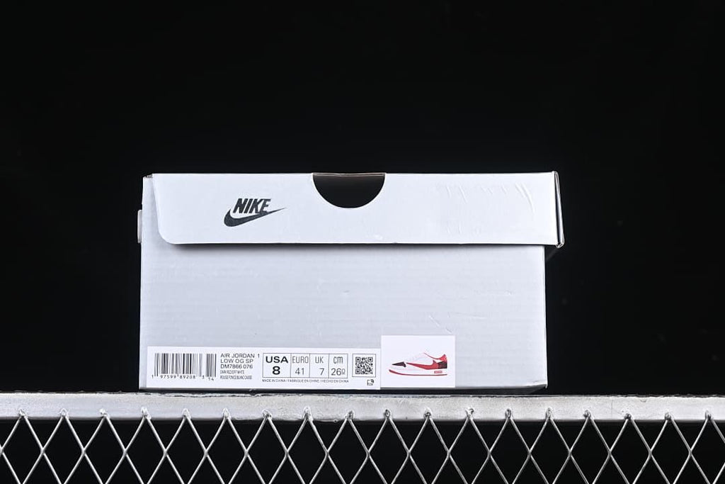 Shoebox label showing Air Jordan 1 Low OG SP, style code DM7866-076, and sample size markings.