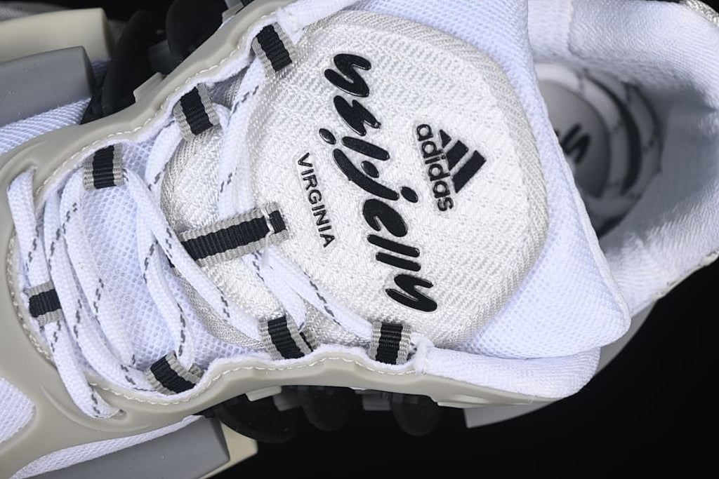 Close-up of the tongue branding and lace details