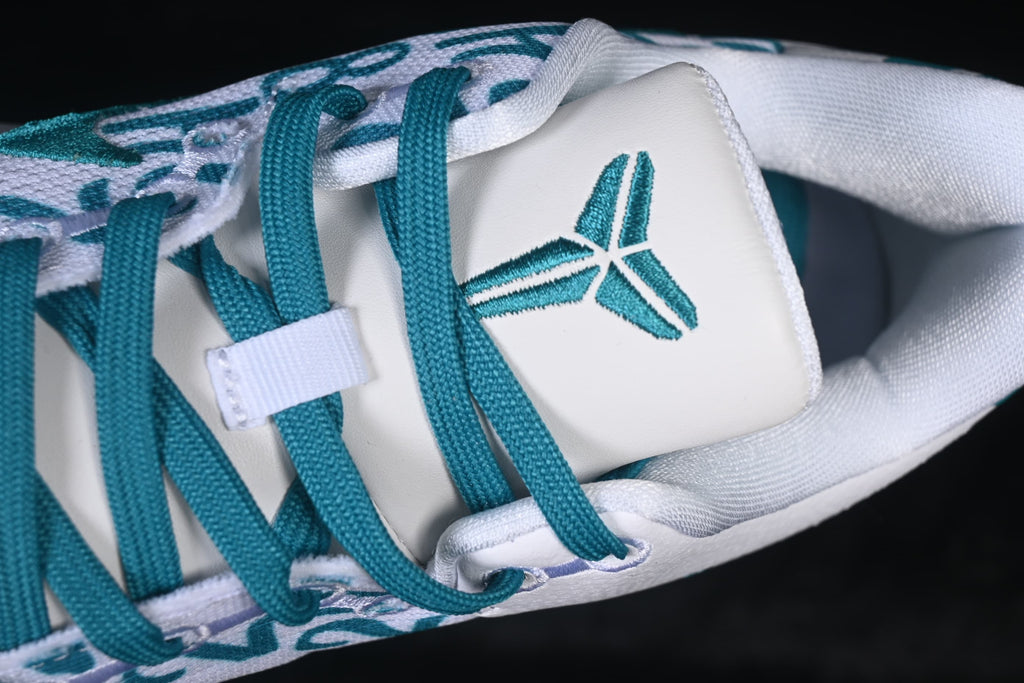 Close-up of the tongue logo and lacing
