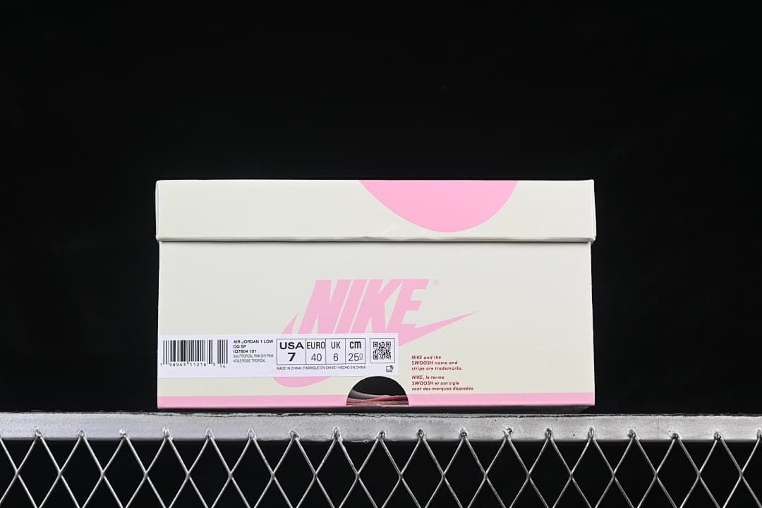 Shoe box label showing Air Jordan 1 Low OG and size EU 40.