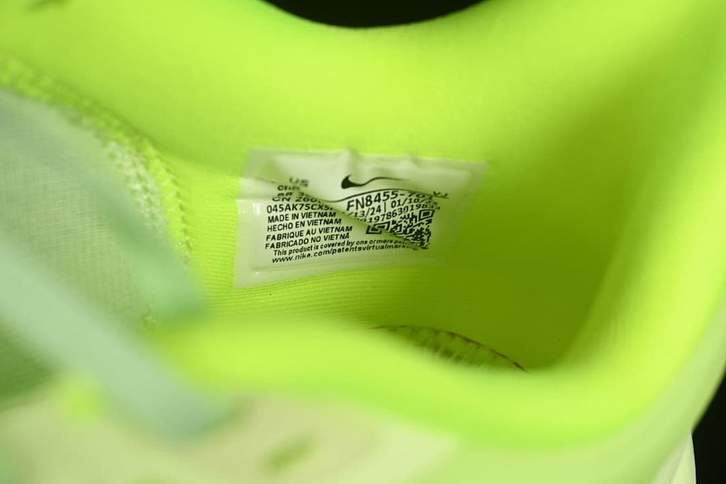 Close-up of the interior product label.