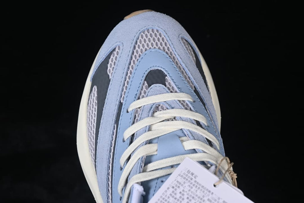 Top view of the mesh toe area and lace-up front