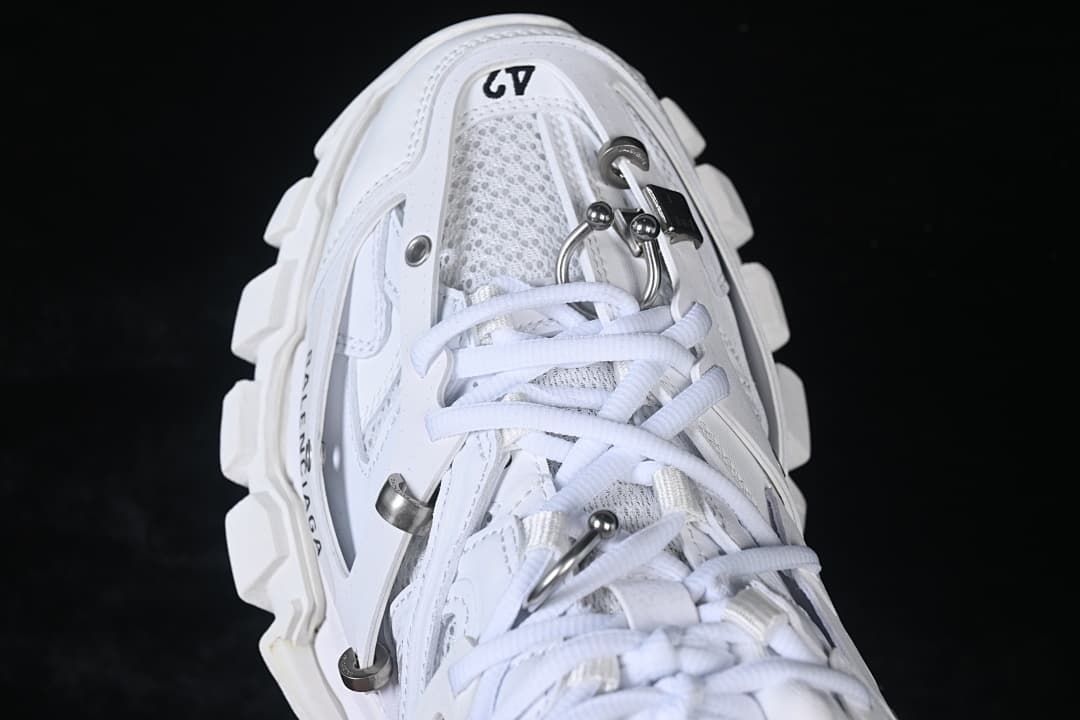 Top view of the sneaker toe and lace area