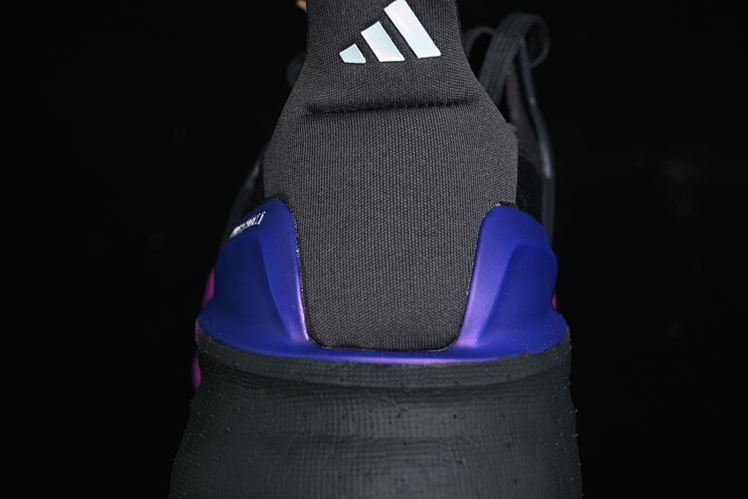 Rear view showing the blue-purple heel structure