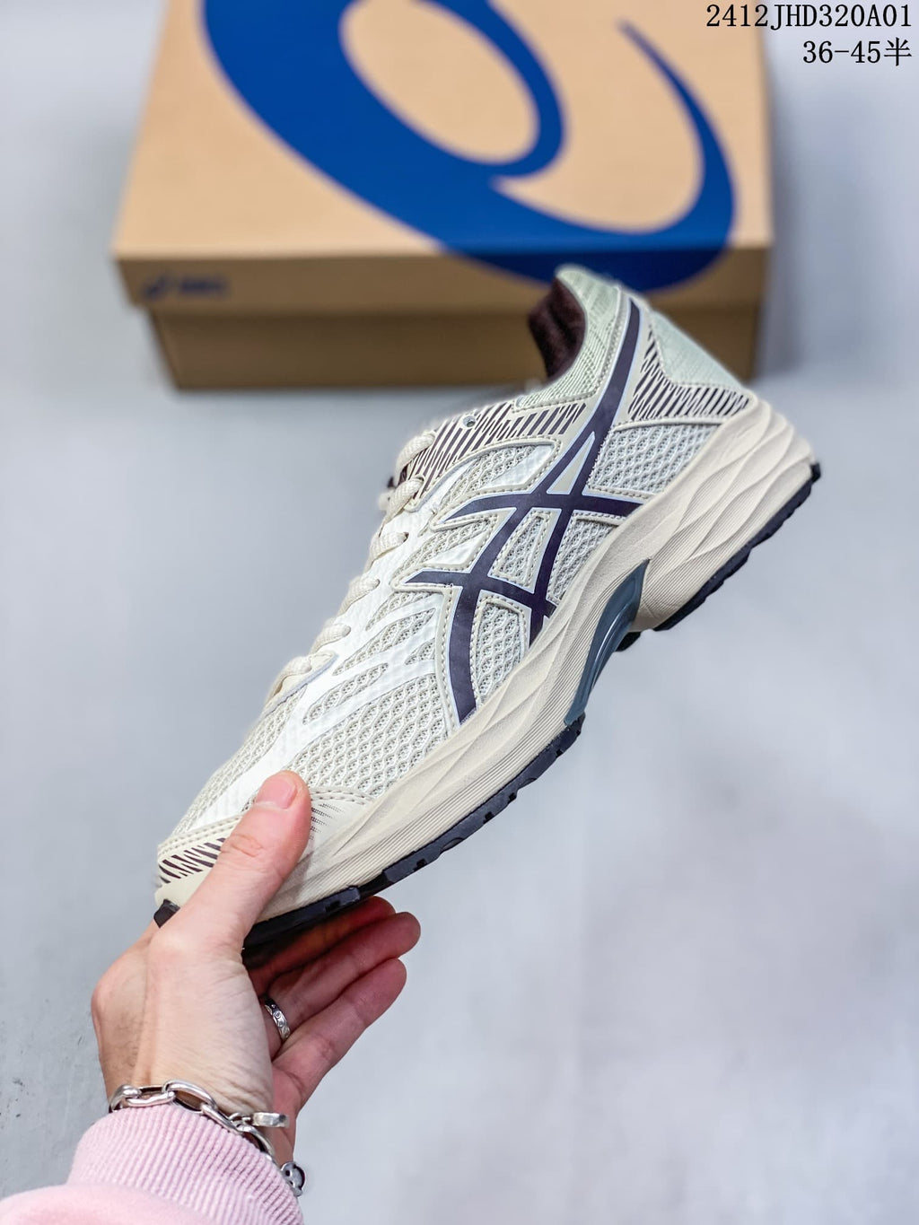 Side view of a cream ASICS GEL-KAHANA 8 trail running shoe