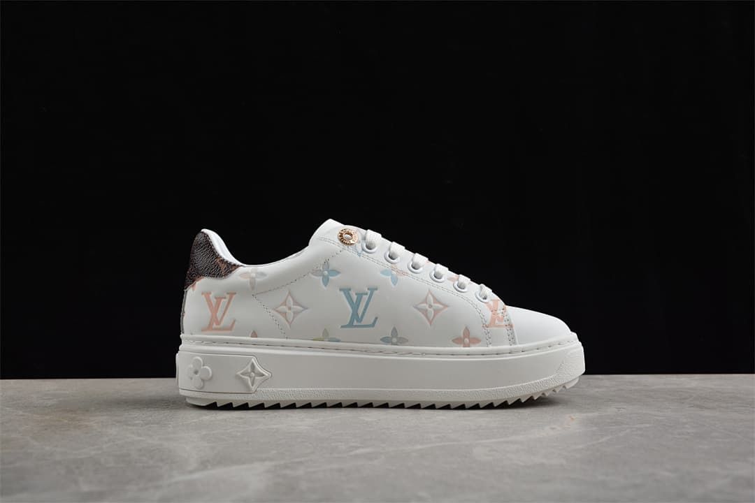 Side profile showing the patterned upper and platform sole
