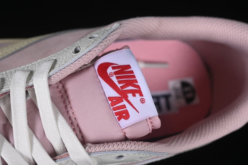 Close-up of the tongue label and pink lining