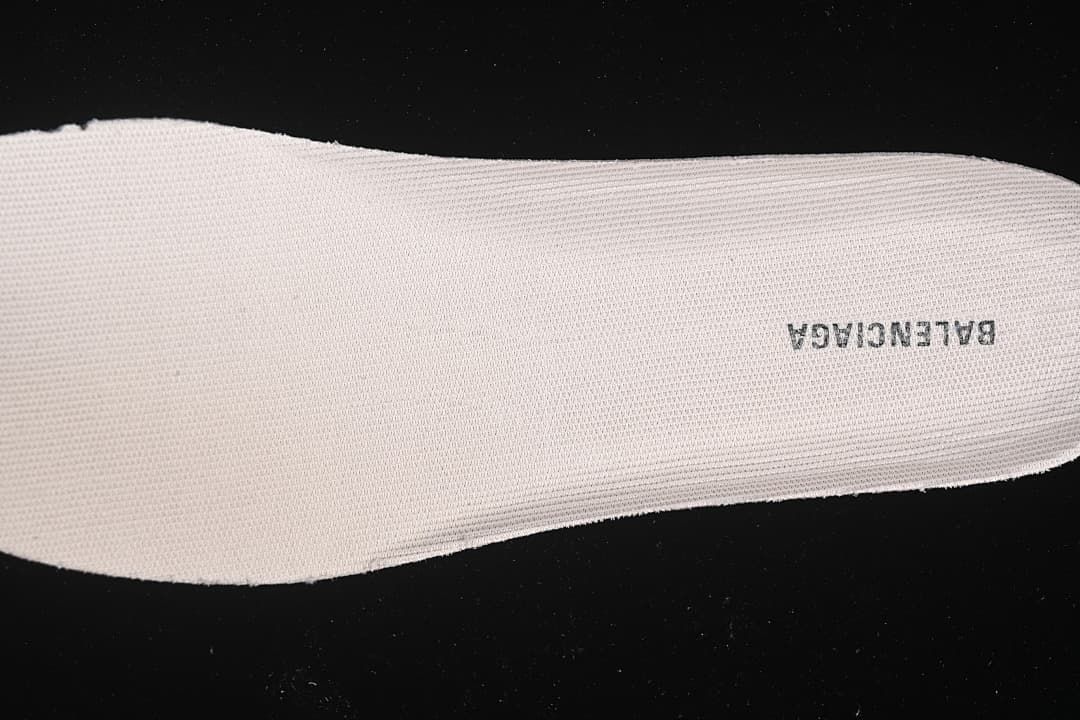 Close-up of the branded fabric insole