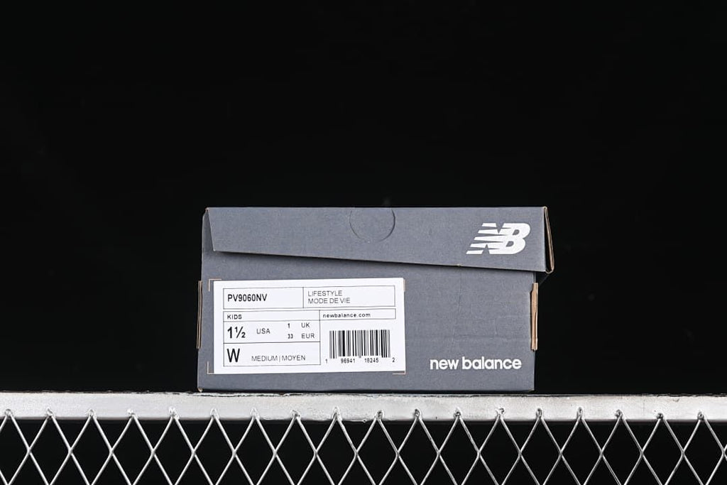 New Balance PV9060NV kids’ shoe box with size label
