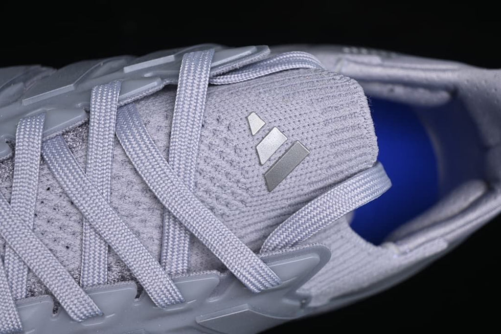 Close-up of the laces and tongue logo