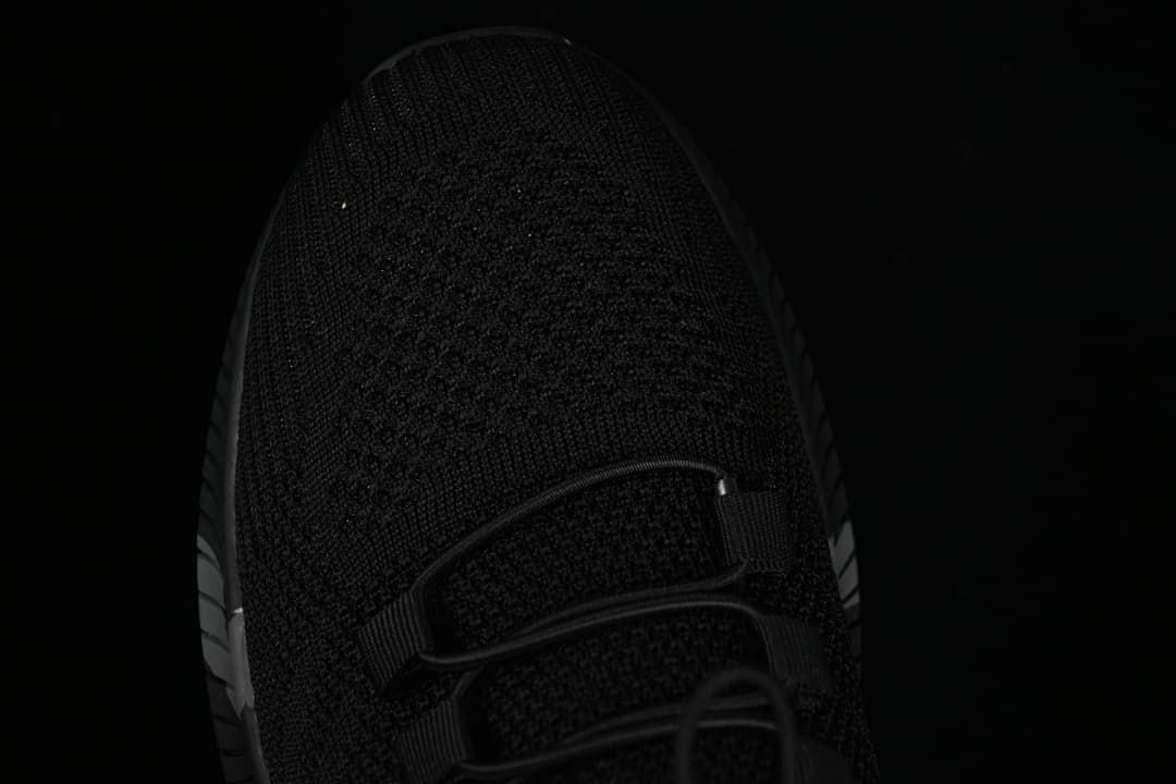 Top view of the sneaker toe and lace area
